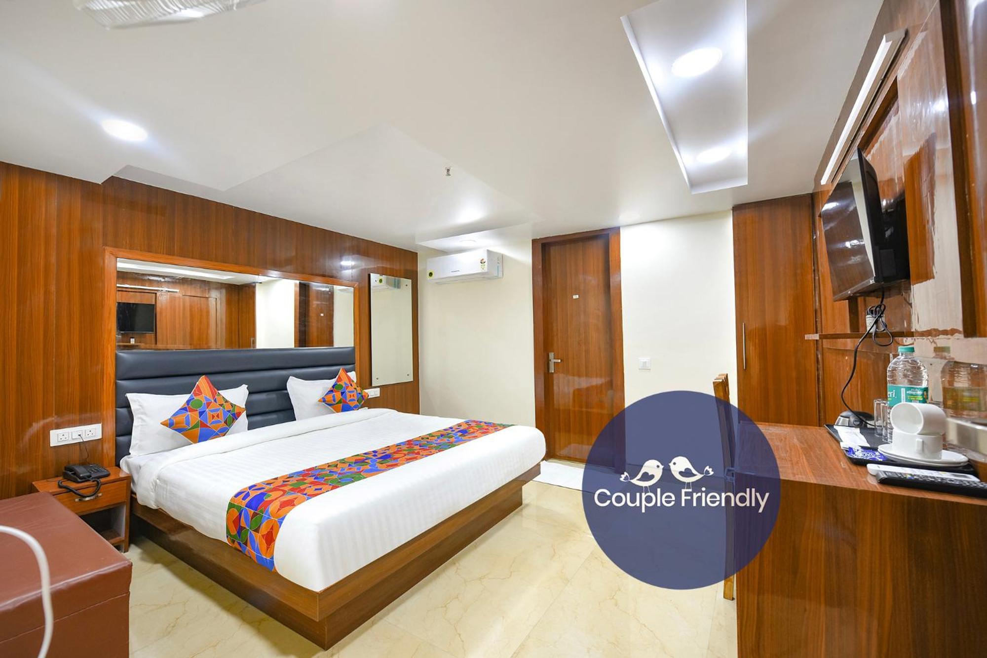 Fabhotel Mona International New Delhi Bagian luar foto
